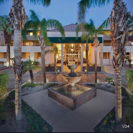 Hotel Worldmark Palm Springs